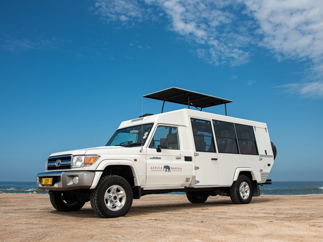 Safari 9 Seater TNS Car Hire