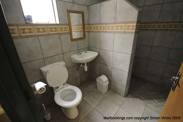 Hammerstein Lodge Namib Desert private bathroom